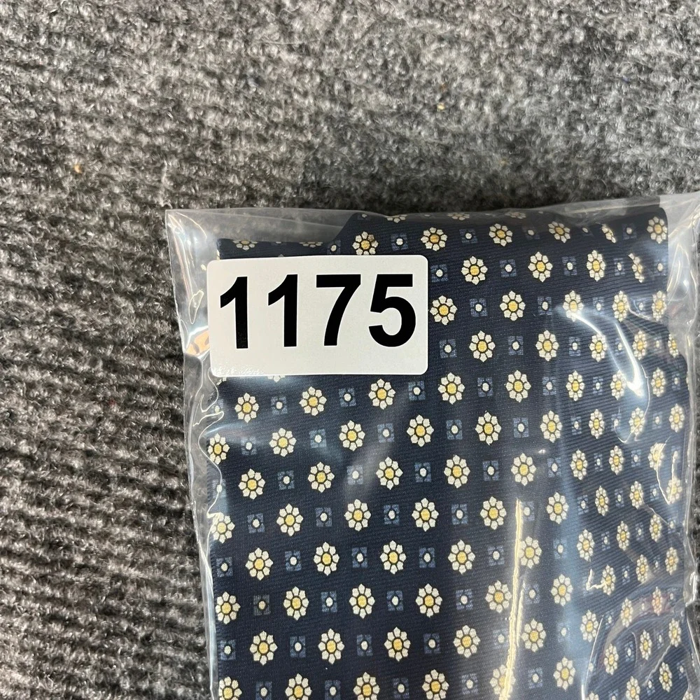 Gap Premium 1969 Mens Silk Tie Navy Blue Yellow Floral Daisy Geometric USA Made